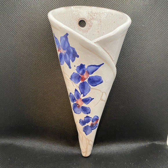 Vtg red clay hand crafted & painted wall pocket